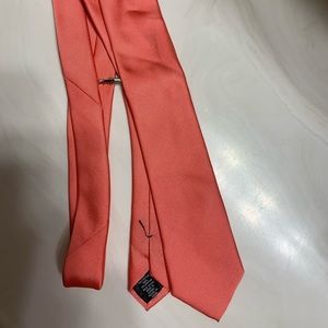 J. Ferrar tie with tie clip coral